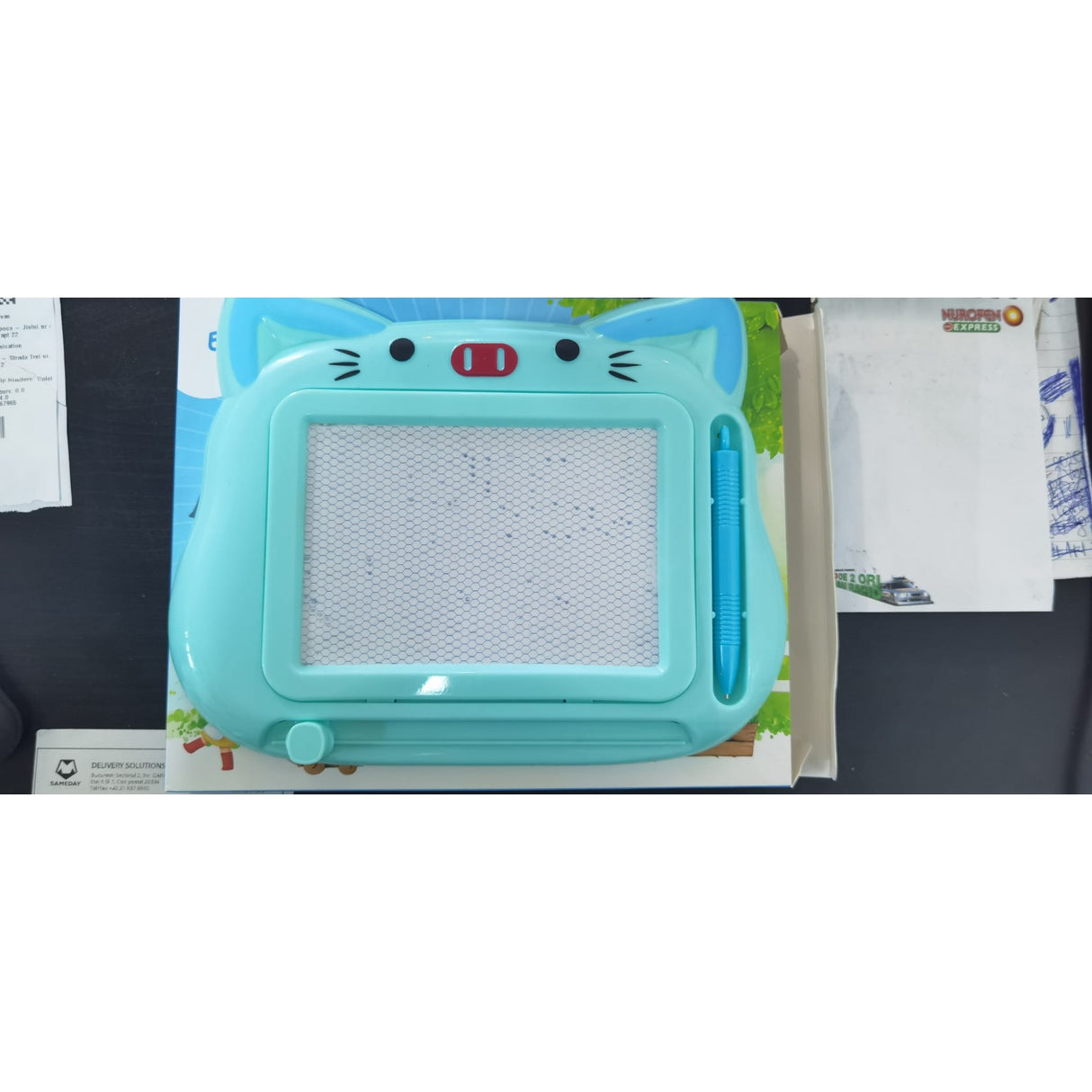 Tablita Magnetica de Scris si Desenat, Vivimall, Model Pisica, cu Creion, Dimensiuni 23.2x18.5 cm, Suprafata Desen 14.6x10.4 cm, Dezvolta Imaginatia si Creativitatea, Incurajeaza Exersarea Scrisului, Albastru, Resigilat - vivimall.ro