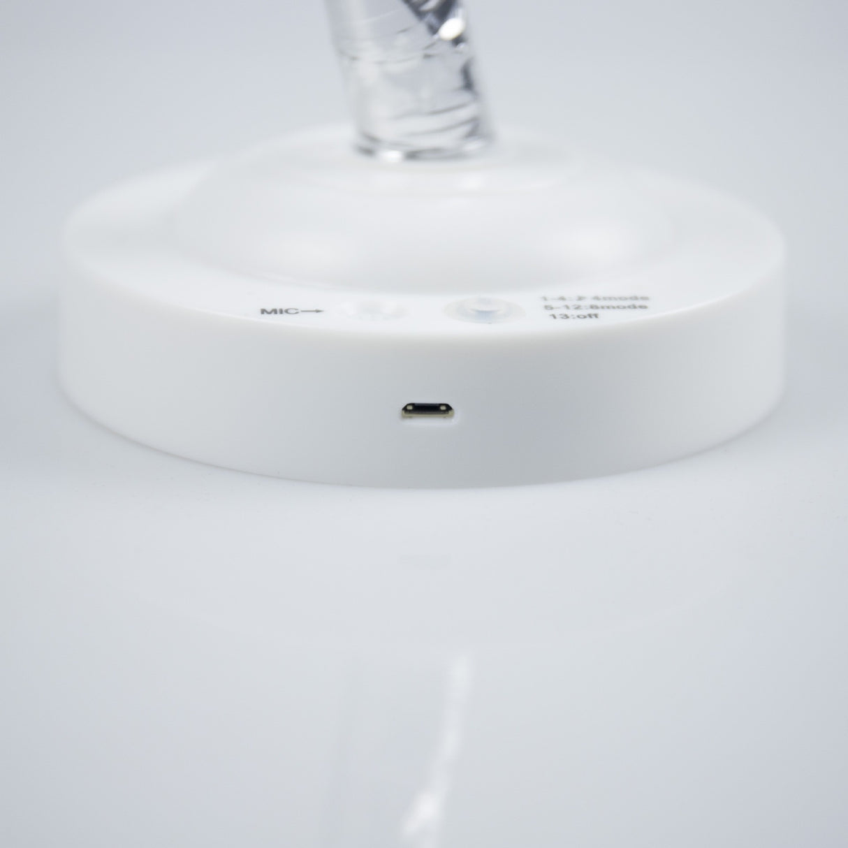 LED éjszakai fény elemekkel és USB-vel, menő