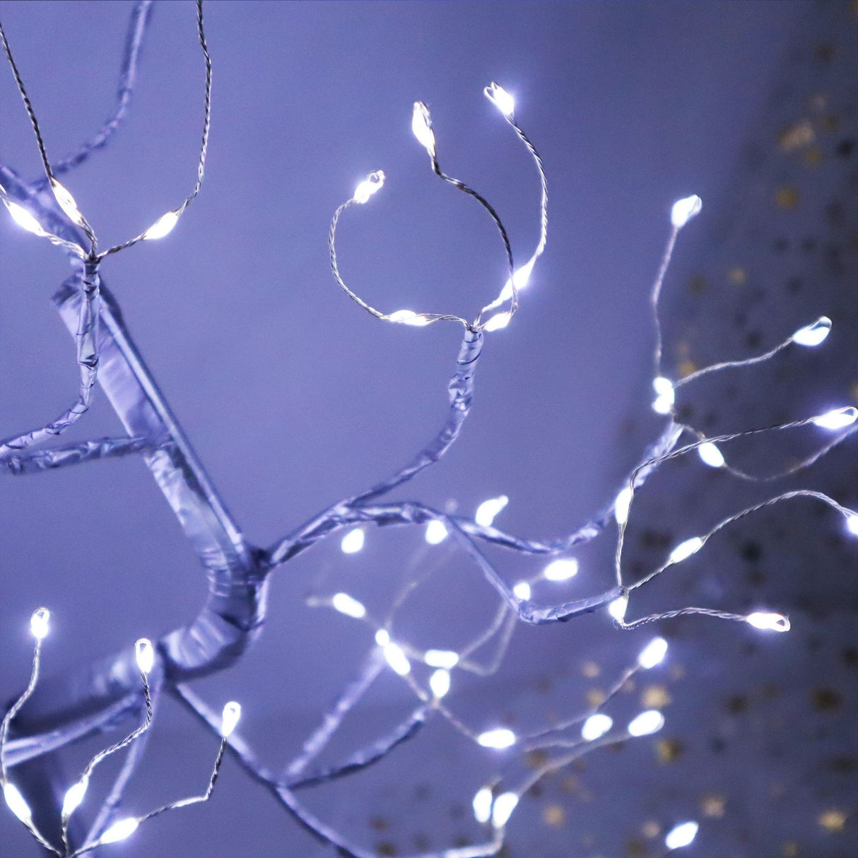 LED éjszakai fény elemekkel és USB-vel, menő