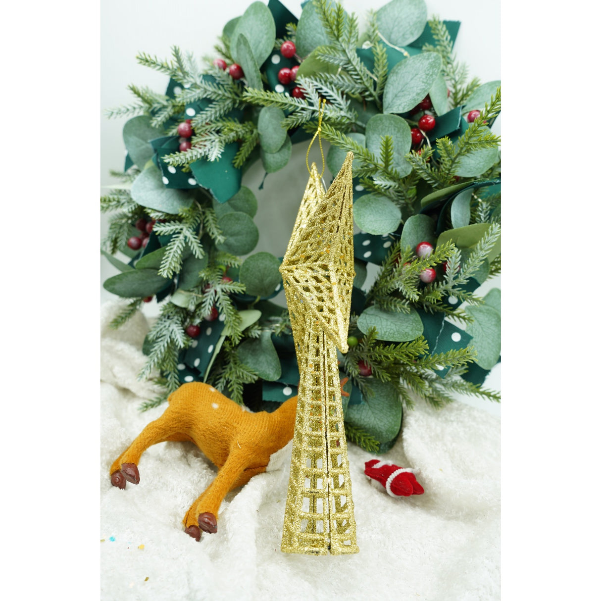 Varf decorativ de brad, Auriu, in forma de Stea, cu model decupat, din Plastic/Metal, 18 cm x 26 cm, Interior/Exterior, Vivimall - vivimall.ro