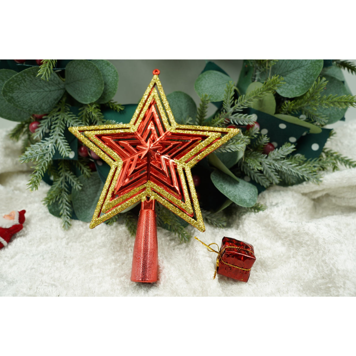 Varf decorativ de brad, Auriu/ Rosu, in forma de Stea, design de stele, din Plastic, 15 cm x 18 cm, Interior/Exterior, Vivimall - vivimall.ro