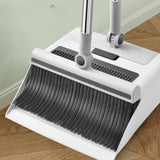 3 az 1-ben tisztítókészlet seprűvel, szemeteslapáttal és kaparóval, puha sörtéjű seprű, szemeteslapát zárórendszerrel, padlókaparóval